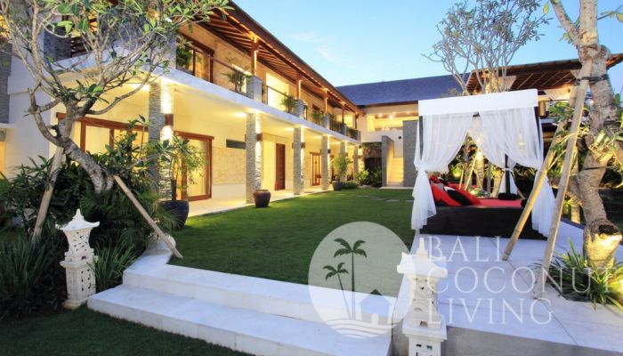 Villa Padang Slider
