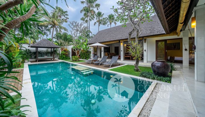 Villa Berawa Nakula Slider