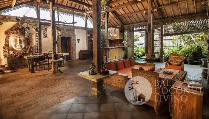 The Vintage House Slider