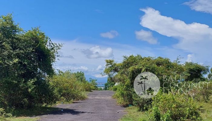 For sale 600 sqm land Slider