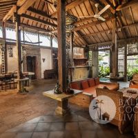 The Vintage House Gallery